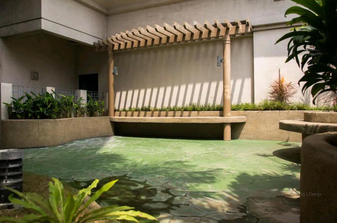 Отель Westparc Cedar Alabang Muntinlupa City Экстерьер фото