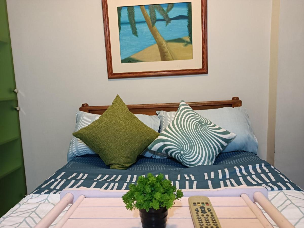 Отель Westparc Cedar Alabang Muntinlupa City Экстерьер фото